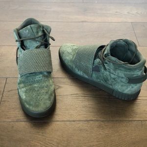 Men’s Adidas green suede Tubular Invader Strap sneakers